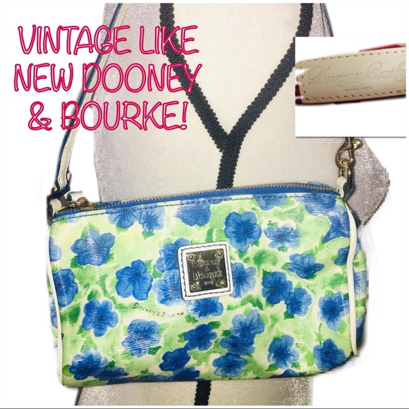 Dooney & Bourke Handbags - HOST PICK! VTG LN DOONEY & BOURKE Shoulder Bag!